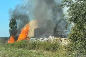 Veliki dim iznad Novog Sada: Požar u centru za reciklažu (VIDEO)
