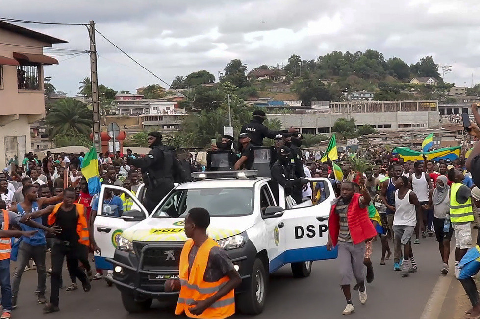 Vojni puč u Gabonu pokazao da uticaj Francuske u Africi slabi: Mladi ne žele mešanje Pariza, a jedna nametnuta obaveza posebno ih ljuti