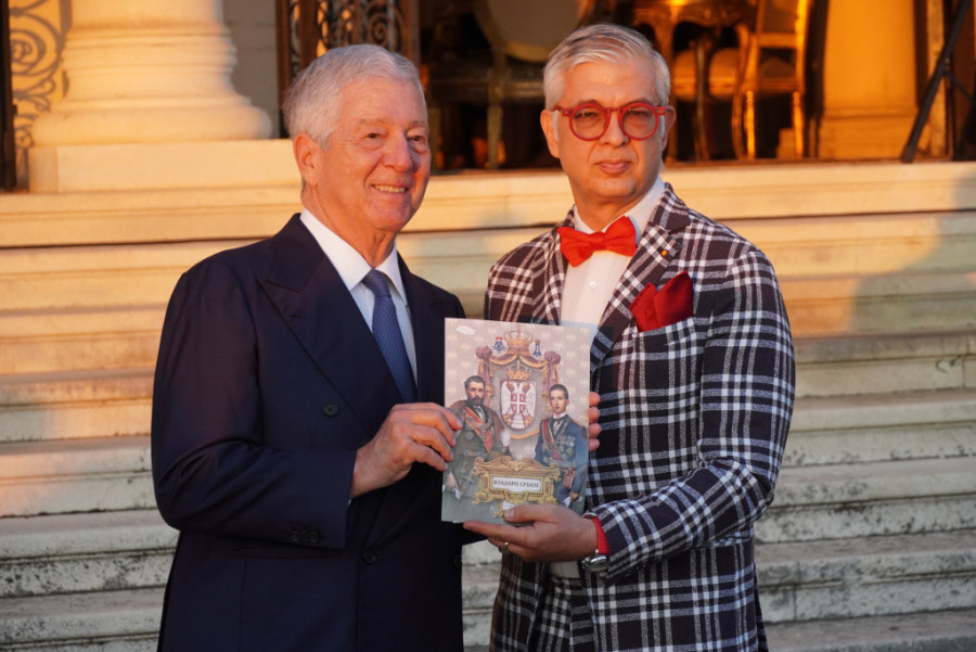 U Kraljevskom dvoru otvorena izložba o Kralju Petru II: Odabrani portreti i fotografije poslednjeg kralja Jugoslavije (FOTO)