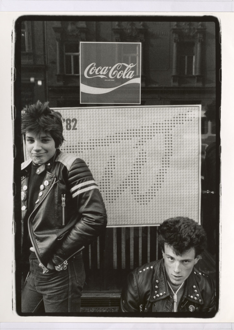 Saznajte šta se krije iza fotografije vrata Džonija Štulića: Fenomen "krivog srastanja"