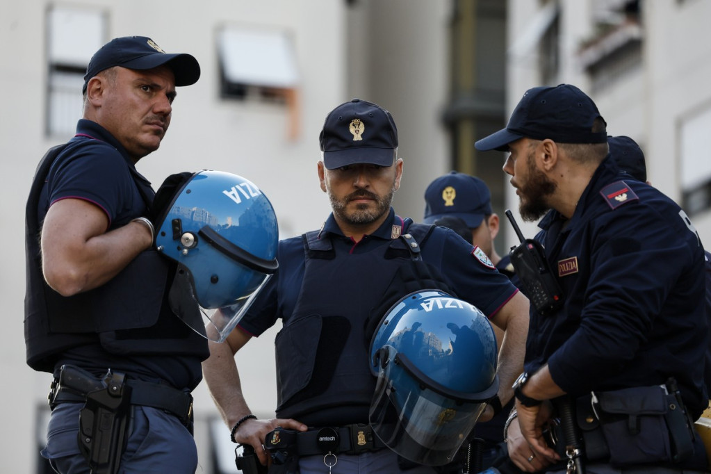 Veliki udarac za mafiju u Italiji: Policija pokrenula opsežnu akciju, uhapšeno više od 80 osoba!