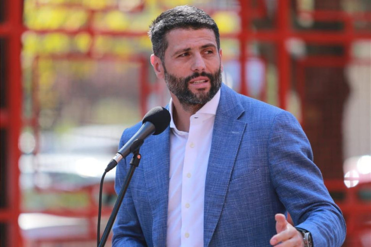 Investicija vredna 1,5 milijardi: Gradonačelnik Šapić obišao radove na izgradnji Zelene pijace u Obrenovcu