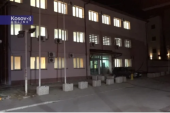 Srbi sa Kosmeta ne daju svoje institucije: Ostaju do jutra u kancelarijama (VIDEO)