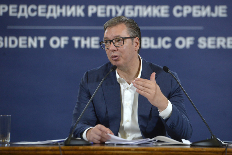 Predsednik Vučić: U četvrtak idemo u Brisel, spremio sam dosijea o isterivanju Srba iz prostorija u Mitrovici (FOTO/VIDEO)