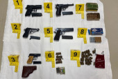Hapšenje u Pančevu: Policija pronašla arsenal oružja u stanu!