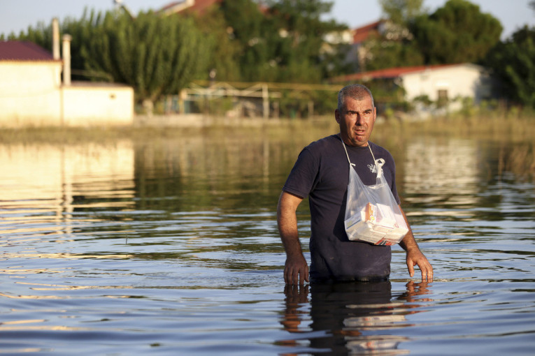 Branko iz Rume nudi smeštaj grčkoj porodici pogođenoj poplavama: "Što bude na stolu, to ćemo deliti"