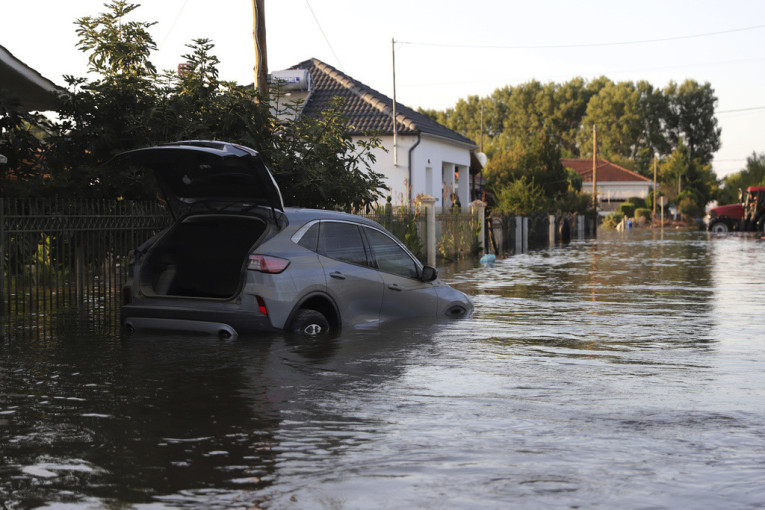 Porastao broj mrtvih u poplavama u Grčkoj: Četiri osobe se i dalje vode kao nestale