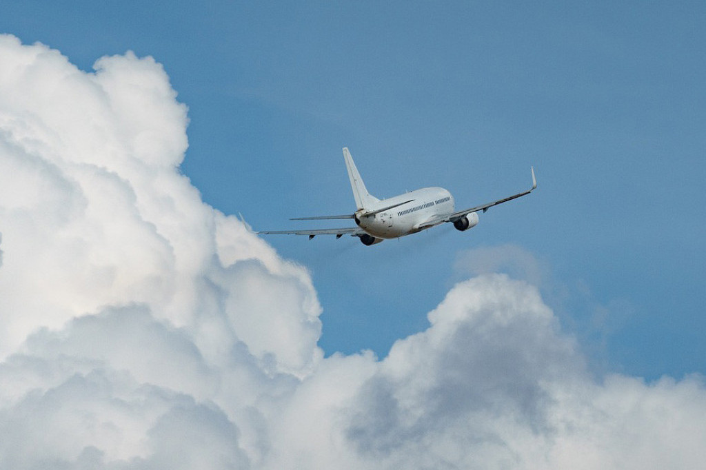 Avion iz Praga prinudno sleteo u Beograd: Putnici čekaju informacije o daljem putovanju! (FOTO)