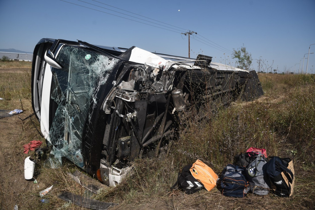 Prevrnuo se autobus u Slovačkoj! 10 putnika teže povređeno, među njima je bilo i troje dece