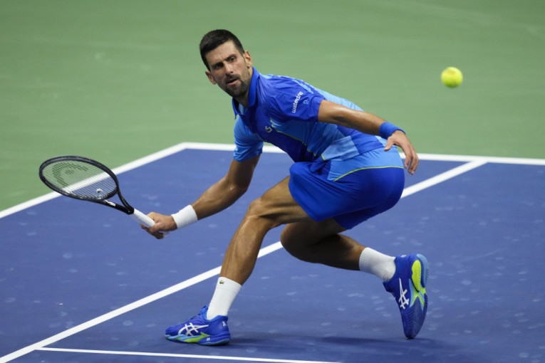 Novak je majstor sa teniskom lopticom, ali ova slika objašnjava da mu ni ostali sportovi nisu strani! (FOTO)