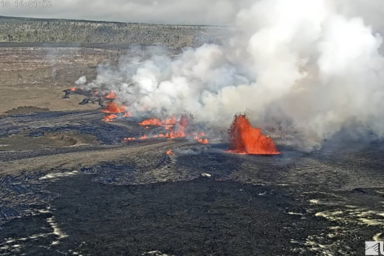Posle dva meseca se probudio! Vulkan na Havajima izbacuje lavu, pogledajte spektakularan snimak (VIDEO/FOTO)