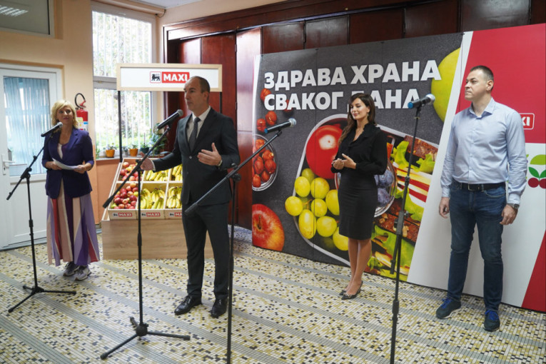 „Zdrava hrana svakog dana“: Edukacija o zdravim navikama u ishrani za 12.000 školaraca