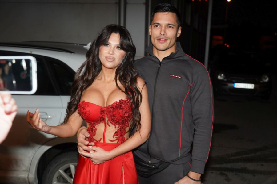 Stanijin bivši pokazao čime raspolaže: Skinuo se u hotelu, pokazao mišiće i mnogo više!