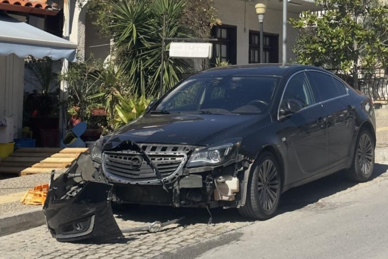 Filipa iz Čačka zadesila noćna mora na odmoru: Grk mu kamionom razlupao auto na parkingu, evo kako se incident završio (FOTO)