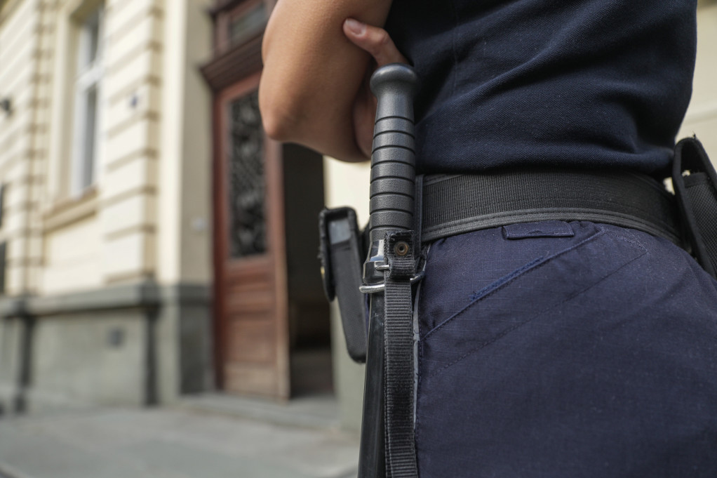 Policajka van dužnosti sama savladala razbojnika: Hapšenje u Novom Sadu