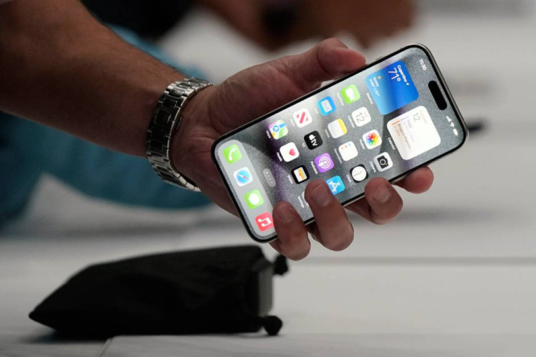 Apple u problemima zbog ogromne potražnje za iPhone 15