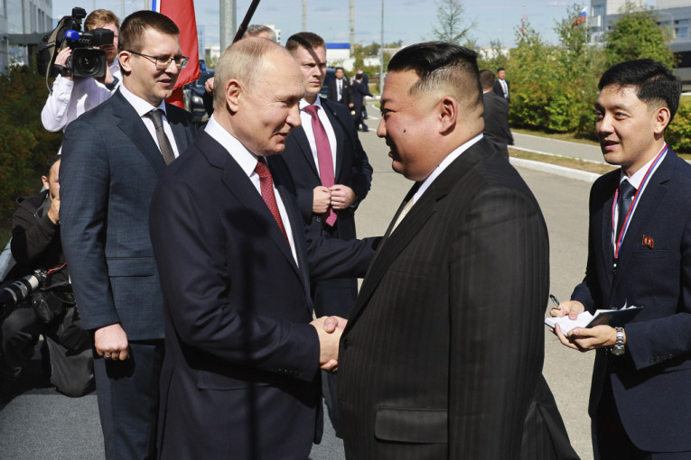 Putin dočekao Kima, obišli lansirni kompleks Sojuza-2, a Koreji obećao... (FOTO)