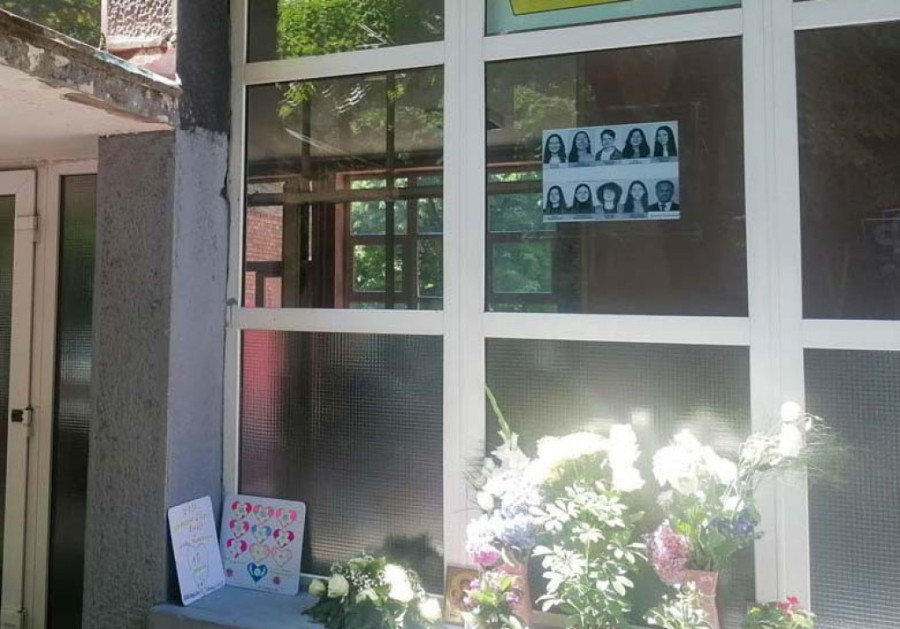 Roditelji ubijene dece i učenici okupili se ispred "Ribnikara": Skupom podrške i zajedništva pozdravili ideju o Memorijalnom centru!