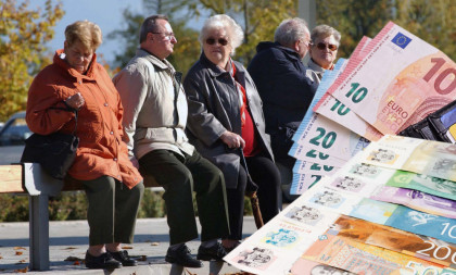 Kada i kojim redom će lezati penzije za april: PIO fond objavio kalendar - ova grupa penzionera će najduže čekati
