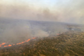 Panika u Australiji zbog požara koji bukti već nedelju dana: Probio odbrambene linije, širi se velikom brzinom! (VIDEO)
