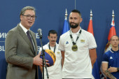 Predsednik Vučić primio zlatne basketaše: Donesite zlato sa OI, dobićete po 200.000 evra