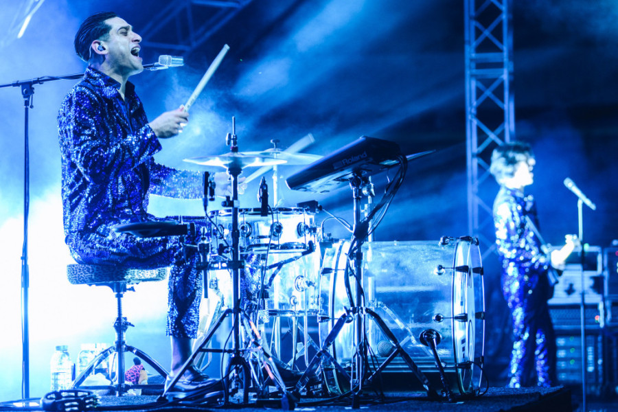 Dobar provod, konfete, šljokice, gosti iznenađenja i nove pesme: Buč Kesidi osvaja Taš!