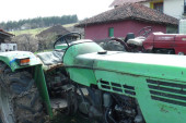 Hitno primljen u bolnicu: Izgubio kontrolu nad traktorom i teško povređen u prevrtanju