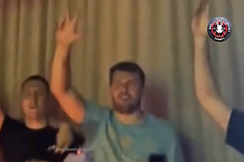 Dončić "srbuje" na maksimumu! Peva "Vidovdan" uz visoko podignuta tri prsta! (VIDEO)