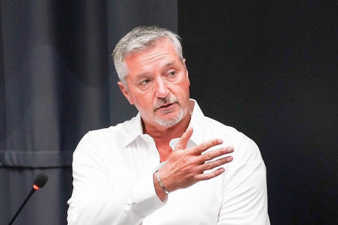 Lordanu Zafranoviću uručena nagrada za životno delo na otvaranju Martovskog festivala: Posvetio ju je posebnim ljudima (FOTO)