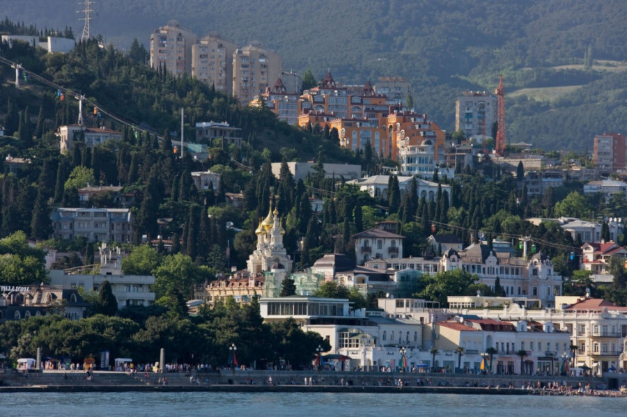 Jako nevreme pogodilo Krim: Pola miliona stanovnika ostalo bez struje, vazdušni saobraćaj u prekidu