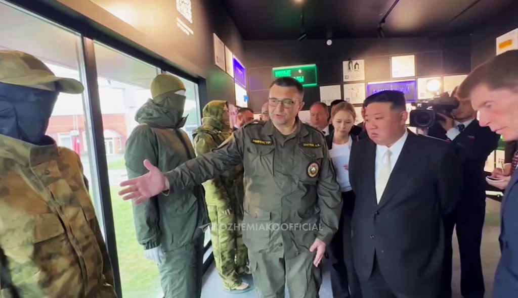 Kim dobio dronove i pancir na poklon, a u Rusiji je uživao i u baletu