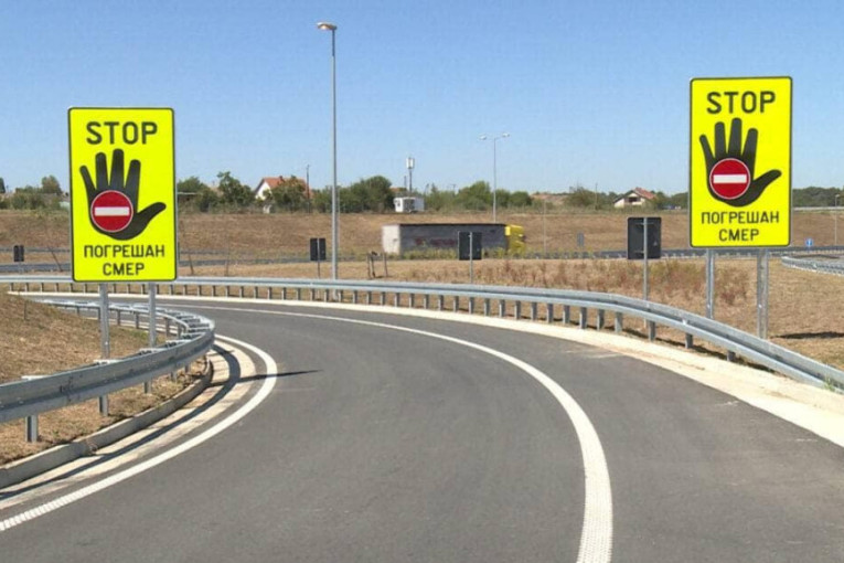 Više ne možete "greškom" u kontrasmer:  Počelo postavljanje saobraćajnih znakova koji upozoravaju na pogrešan smer