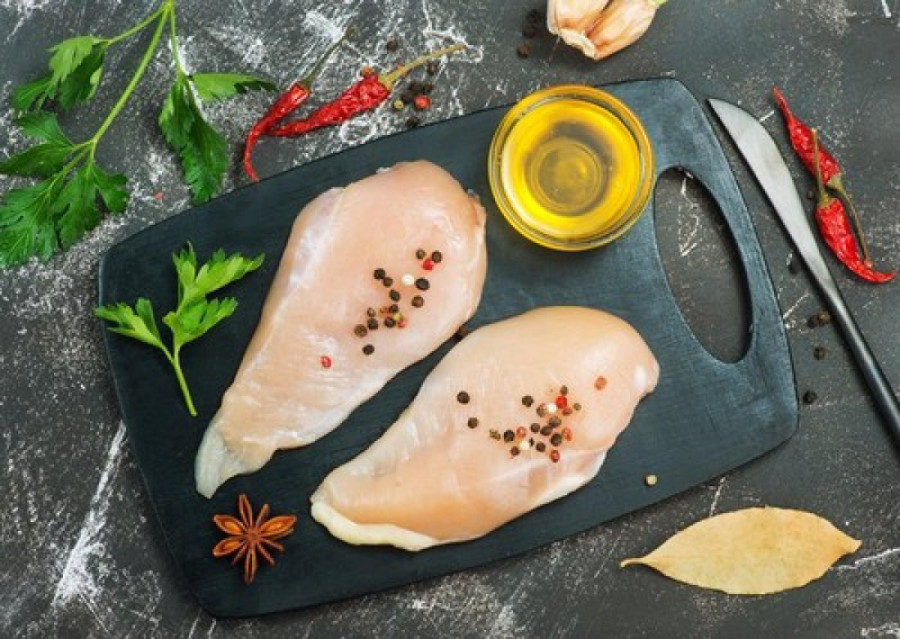 Posle mariniranja piletina postaje sočnija i ukusnija: Kako se to radi i koje su najbolje marinade