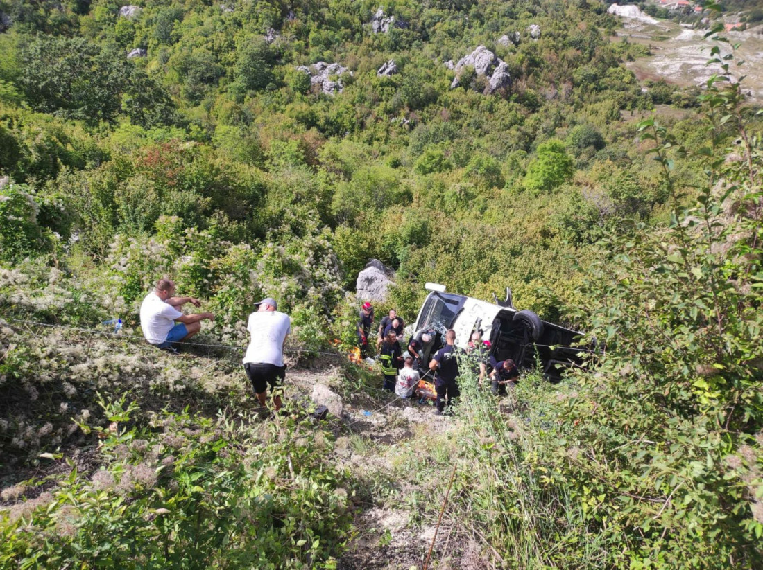 Novi detalji nesreće u Crnoj Gori: Pacijent životno ugrožen, amputirana mu noga, Tužilaštvo saslušalo neke od putnika