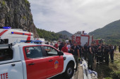 Najnoviji detalji stravične nesreće na putu Cetinje-Budva: Vozač autobusa osetio bol u glavi pa sleteo u provaliju! (VIDEO)