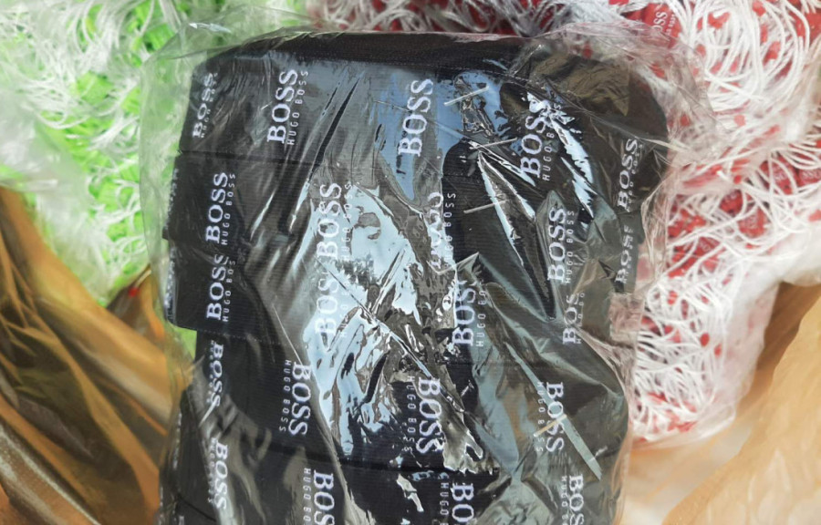 Velika akcija policije u gradovima u Srbiji: Uhapšeno osam osoba, ilegalno trgovali lažnim markama, auto-delovima...