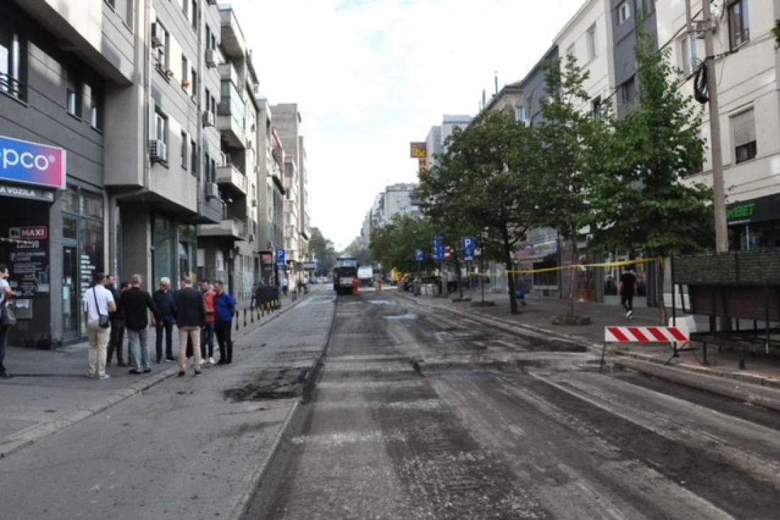 Radovi u Sarajevskoj ulici menjaju trase autobusa: Evo koje linije će voziti izmenjenim režimom
