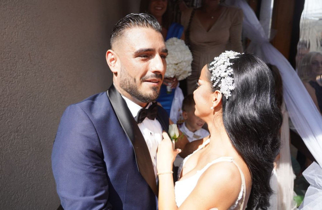 "Jurio me je dok je još čekao dete!" Žena Darka Lazića otkrila sve o pevačevom udvaranju: Nije smeo da kaže!