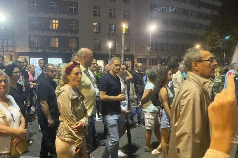Završen politički protest u Beogradu: Malobrojni opozicionari se razišli (FOTO)
