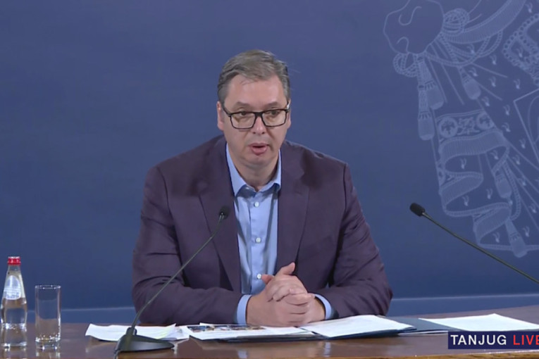 UŽIVO Predsednik Vučić se obraća javnosti: Govori o situaciji na KiM! (VIDEO)