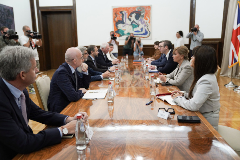 Vučić sa ambasadorima zemalja Kvinte! Predsednik razgovarao i sa šefom delegacije EU (FOTO)