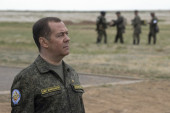 Medvedev pozvao Zapad da se urazumi: Slanje aviona F-16 u Ukrajinu moglo bi da pokrene nuklearni rat