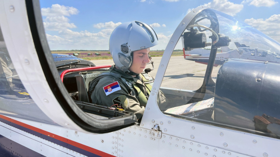 Obuka budućih pilota: Na školskim avionima "lasta" uči se osnovno, navigacijsko, akrobatsko i instrumentalno letenje