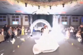 Poznata sudbina mladenaca na čijem venčanju je stradalo više od 100 ljudi: Pojavili se i novi snimci haosa i bega od plamena (VIDEO)
