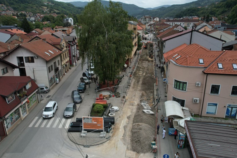 Posle 70 godina konačno će biti rekonstruisana glavna ulica u Ivanjici: Do sada su samo krpljene rupe, a sada će zasijati u punom sjaju!