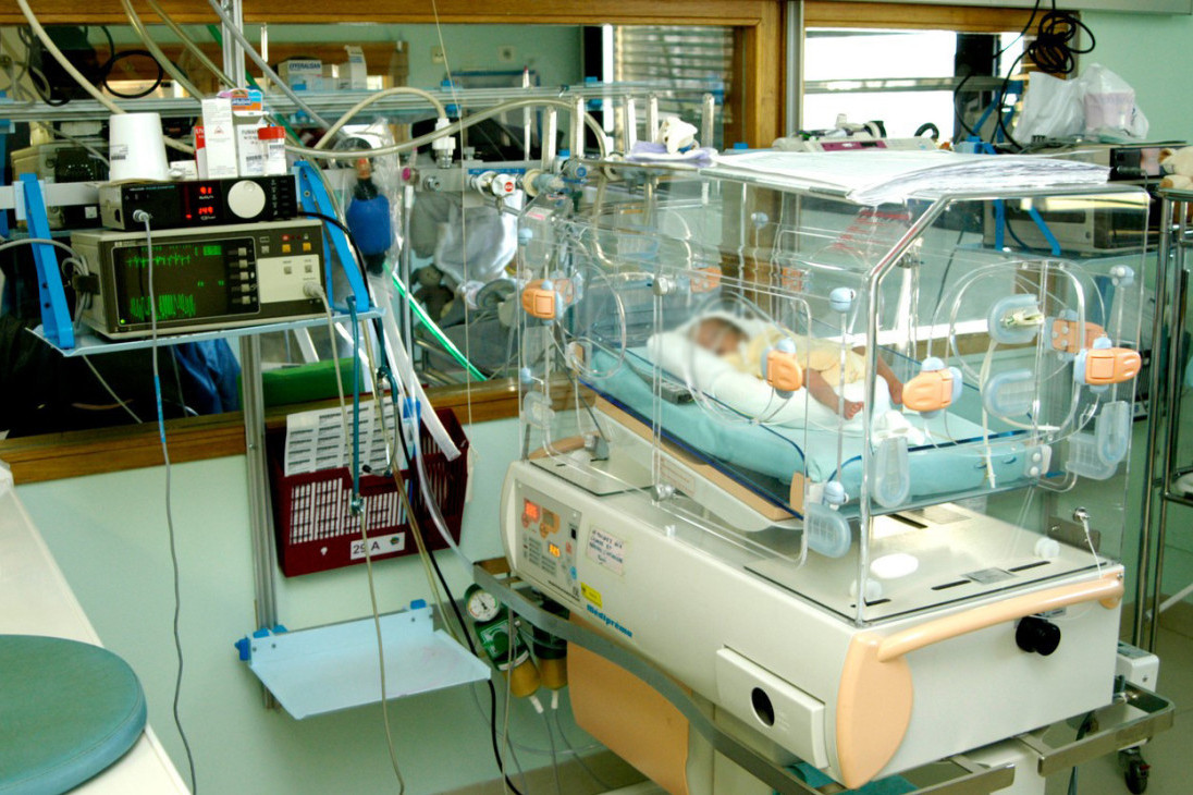 Detalji smrti bebe u Nišu: Evo šta su joj lekari našli u plućima!