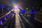 Jeziv sudar kod Raške: Traktor prepolovljen, vozač čudom preživeo! (FOTO)