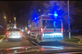 Stravičan udes u Beogradu: Automobil se zakucao u skuter, jedna osoba povređena (FOTO/VIDEO)