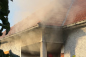 Vatra izbila u porodičnoj kući: Komšija uleteo sa protivpožarnim aparatom, ali uzalud...