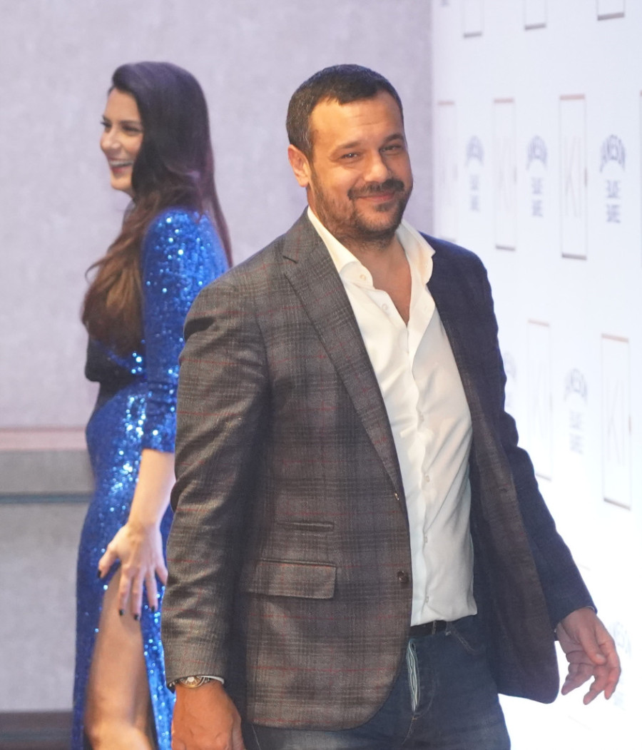 Marija Kilibarda u zagrljaju sa svekrvom! Emotivna čestitka trudne voditeljke: Najdraža naša baka! (FOTO)